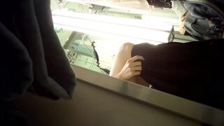 Sizzling Girl’s Naughty Dressing Room Peek / 換衣間內正妹春光乍洩 偷拍畫面超誘惑 6