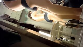 Sizzling Girl’s Naughty Dressing Room Peek / 換衣間內正妹春光乍洩 偷拍畫面超誘惑 6