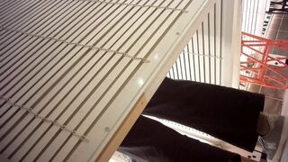 Sizzling Girl’s Naughty Dressing Room Peek / 換衣間內正妹春光乍洩 偷拍畫面超誘惑 7