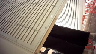 Sizzling Girl’s Naughty Dressing Room Peek / 換衣間內正妹春光乍洩 偷拍畫面超誘惑 7