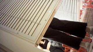 Sizzling Girl’s Naughty Dressing Room Peek / 換衣間內正妹春光乍洩 偷拍畫面超誘惑 7