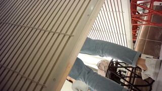 Sizzling Girl’s Naughty Dressing Room Peek / 換衣間內正妹春光乍洩 偷拍畫面超誘惑 8