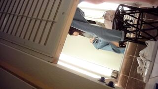 Sizzling Girl’s Naughty Dressing Room Peek / 換衣間內正妹春光乍洩 偷拍畫面超誘惑 8