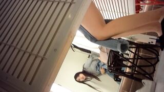 Sizzling Girl’s Naughty Dressing Room Peek / 換衣間內正妹春光乍洩 偷拍畫面超誘惑 8