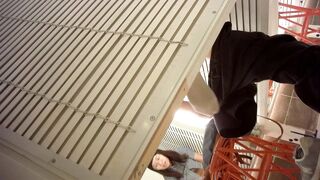 Sizzling Girl’s Naughty Dressing Room Peek / 換衣間內正妹春光乍洩 偷拍畫面超誘惑 8