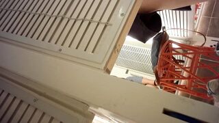 Sizzling Girl’s Naughty Dressing Room Peek / 換衣間內正妹春光乍洩 偷拍畫面超誘惑 8