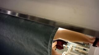 Sizzling Girl’s Naughty Dressing Room Peek / 換衣間內正妹春光乍洩 偷拍畫面超誘惑 9