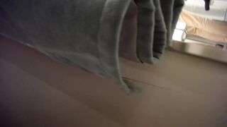 Sizzling Girl’s Naughty Dressing Room Peek / 換衣間內正妹春光乍洩 偷拍畫面超誘惑 10