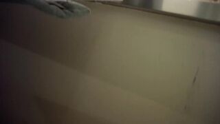 Sizzling Girl’s Naughty Dressing Room Peek / 換衣間內正妹春光乍洩 偷拍畫面超誘惑 10