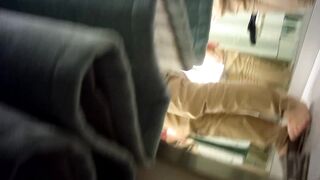 Sizzling Girl’s Naughty Dressing Room Peek / 換衣間內正妹春光乍洩 偷拍畫面超誘惑 10