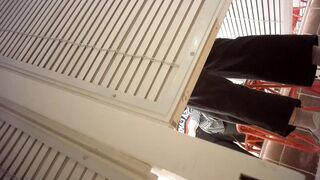 Sizzling Girl’s Naughty Dressing Room Peek / 換衣間內正妹春光乍洩 偷拍畫面超誘惑 12