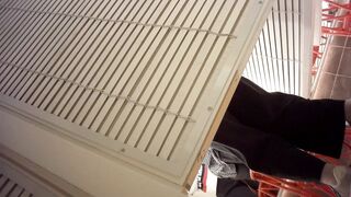 Sizzling Girl’s Naughty Dressing Room Peek / 換衣間內正妹春光乍洩 偷拍畫面超誘惑 12