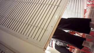 Sizzling Girl’s Naughty Dressing Room Peek / 換衣間內正妹春光乍洩 偷拍畫面超誘惑 12