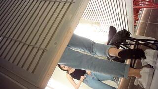 Sizzling Girl’s Naughty Dressing Room Peek / 換衣間內正妹春光乍洩 偷拍畫面超誘惑 15