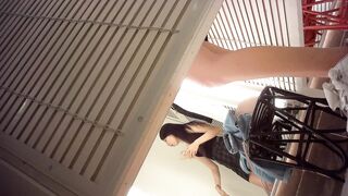 Sizzling Girl’s Naughty Dressing Room Peek / 換衣間內正妹春光乍洩 偷拍畫面超誘惑 16