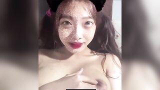 Petite Influencer Flashing Tender Tits Tease Vid / IG 小網美 露出嫩胸 粉乳自拍誘惑神片 2