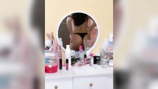 Petite Influencer Private Stream Stripping & Tit Play for Fans / IG小網美私播賺外快 脫衣揉奶誘惑粉絲 1