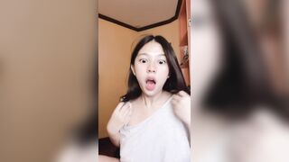 Petite Influencer Private Stream Stripping & Tit Play for Fans / IG小網美私播賺外快 脫衣揉奶誘惑粉絲 8