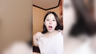 Petite Influencer Private Stream Stripping & Tit Play for Fans / IG小網美私播賺外快 脫衣揉奶誘惑粉絲 8
