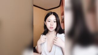 Petite Influencer Private Stream Stripping & Tit Play for Fans / IG小網美私播賺外快 脫衣揉奶誘惑粉絲 8