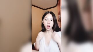 Petite Influencer Private Stream Stripping & Tit Play for Fans / IG小網美私播賺外快 脫衣揉奶誘惑粉絲 8