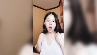 Petite Influencer Private Stream Stripping & Tit Play for Fans / IG小網美私播賺外快 脫衣揉奶誘惑粉絲 8