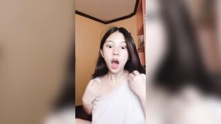 Petite Influencer Private Stream Stripping & Tit Play for Fans / IG小網美私播賺外快 脫衣揉奶誘惑粉絲 8