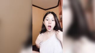 Petite Influencer Private Stream Stripping & Tit Play for Fans / IG小網美私播賺外快 脫衣揉奶誘惑粉絲 8
