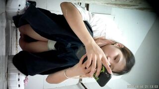 Real Toilet Voyeur: Cute Girls Peeing with Face Visible HD Leak 4