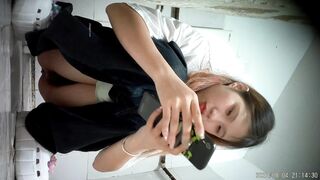 Real Toilet Voyeur: Cute Girls Peeing with Face Visible HD Leak 4