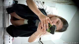 Real Toilet Voyeur: Cute Girls Peeing with Face Visible HD Leak 4