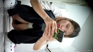 Real Toilet Voyeur: Cute Girls Peeing with Face Visible HD Leak 4