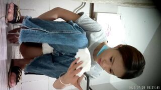 Real Toilet Voyeur: Cute Girls Peeing with Face Visible HD Leak 6