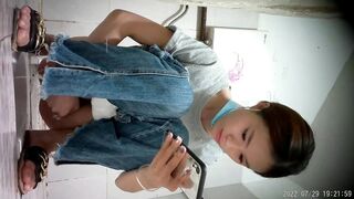 Real Toilet Voyeur: Cute Girls Peeing with Face Visible HD Leak 6