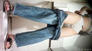 Real Toilet Voyeur: Cute Girls Peeing with Face Visible HD Leak 6