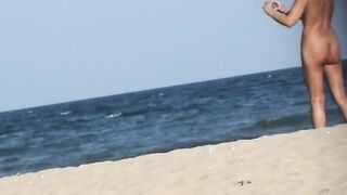Naturist Babe Nude on Public Beach revealing cunt and tits Voyeurism 1130