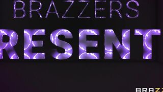 Nicolette Shea OnlyFans Leaks playing vibrator and willing fuck with stranger