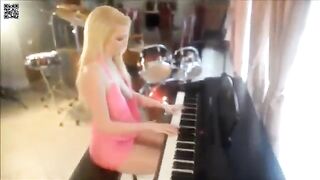 Linsey Donovan (linsey99) OnlyFans Leaks 2022 Pet of the Month Skinny Blonde 10