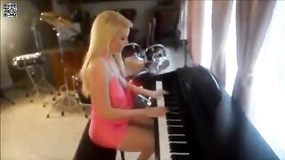 Linsey Donovan (linsey99) OnlyFans Leaks 2022 Pet of the Month Skinny Blonde 10