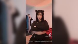 Low-keydeadinside (Cassss) OnlyFans charming teardrop boobs are attractive to lick 156