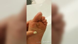 Lola Ward (lola_ward) OnlyFans Leaks Aussie Babe loves to show off her feet  31