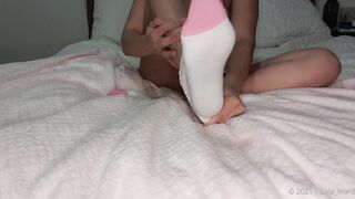 Lola Ward (lola_ward) OnlyFans Leaks Aussie Babe loves to show off her feet  24