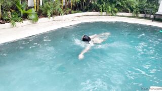 Yasmin Lee Transgender OnlyFans Leaks Woke up and had a nice swim even though it’s raining. This is a nice way to wake up before the cra