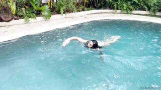 Yasmin Lee Transgender OnlyFans Leaks Woke up and had a nice swim even though it’s raining. This is a nice way to wake up before the cra