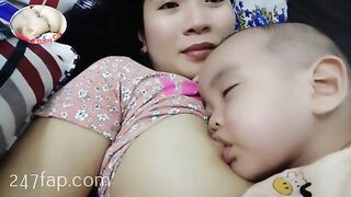 Mom & Baby Cat / BÉ CÁT CHANNEL/ Lovely Mum Hot Stunning Mother YouTuber Patreon Leaked 11