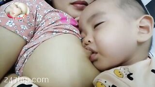 Mom & Baby Cat / BÉ CÁT CHANNEL/ Lovely Mum Hot Stunning Mother YouTuber Patreon Leaked 11