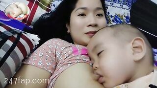 Mom & Baby Cat / BÉ CÁT CHANNEL/ Lovely Mum Hot Stunning Mother YouTuber Patreon Leaked 11