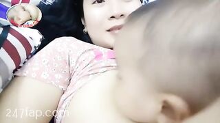 Mom & Baby Cat / BÉ CÁT CHANNEL/ Lovely Mum Hot Stunning Mother YouTuber Patreon Leaked 11