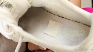 YelahiaG Onlyfans Hi guys! The beginning of a sexy moment. My toes need to hydrate , can you help me to do it after yo