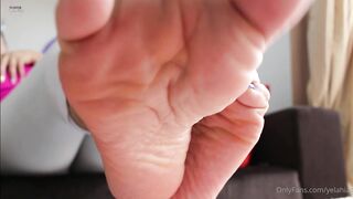 YelahiaG Onlyfans Friday vibes guys!  Muaa! Please enjoy my feet ad thanks for your support!Today I make new SEXY vide